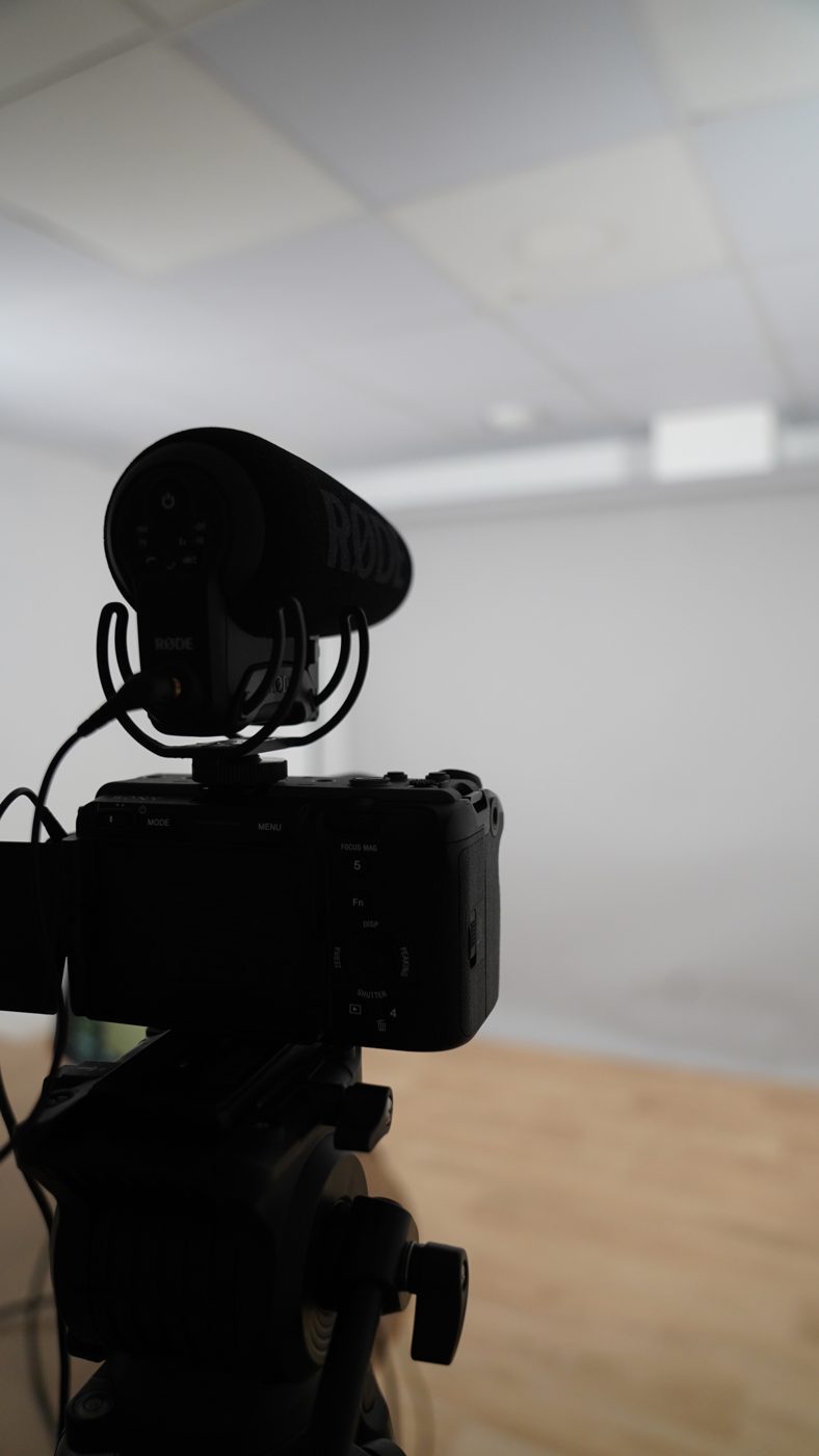 Camera et micro canon dans le studio de tournage